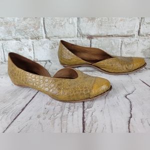 Cydwoq Vintage Mustard Flats